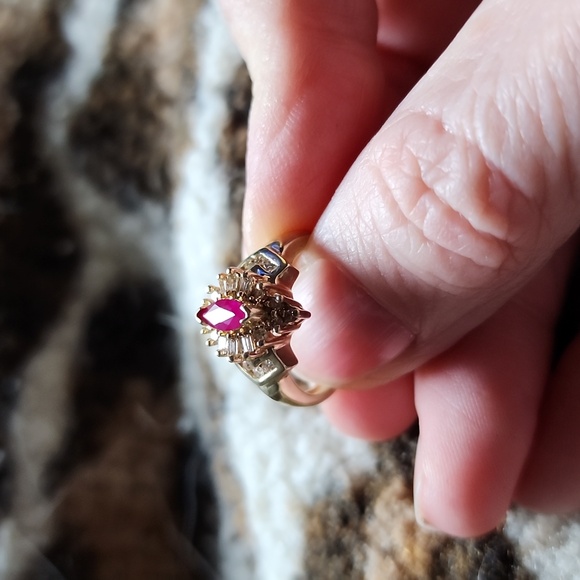Beautiful Alwand Vahan 10k Yellow Gold Ruby Diamond Ring Size 5 or 5.5 - Picture 13 of 17